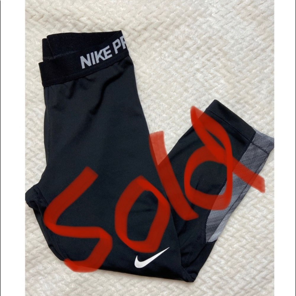 SOLD- Nike Leggings
